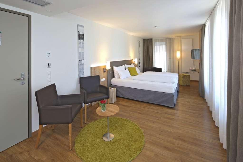 Hotel Goldenes Rad Ulm Phòng bức ảnh
