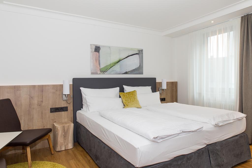 Hotel Goldenes Rad Ulm Ngoại thất bức ảnh