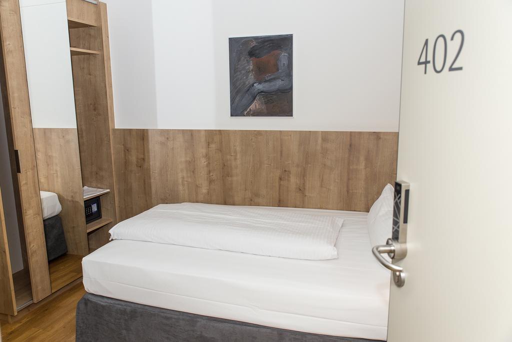 Hotel Goldenes Rad Ulm Ngoại thất bức ảnh