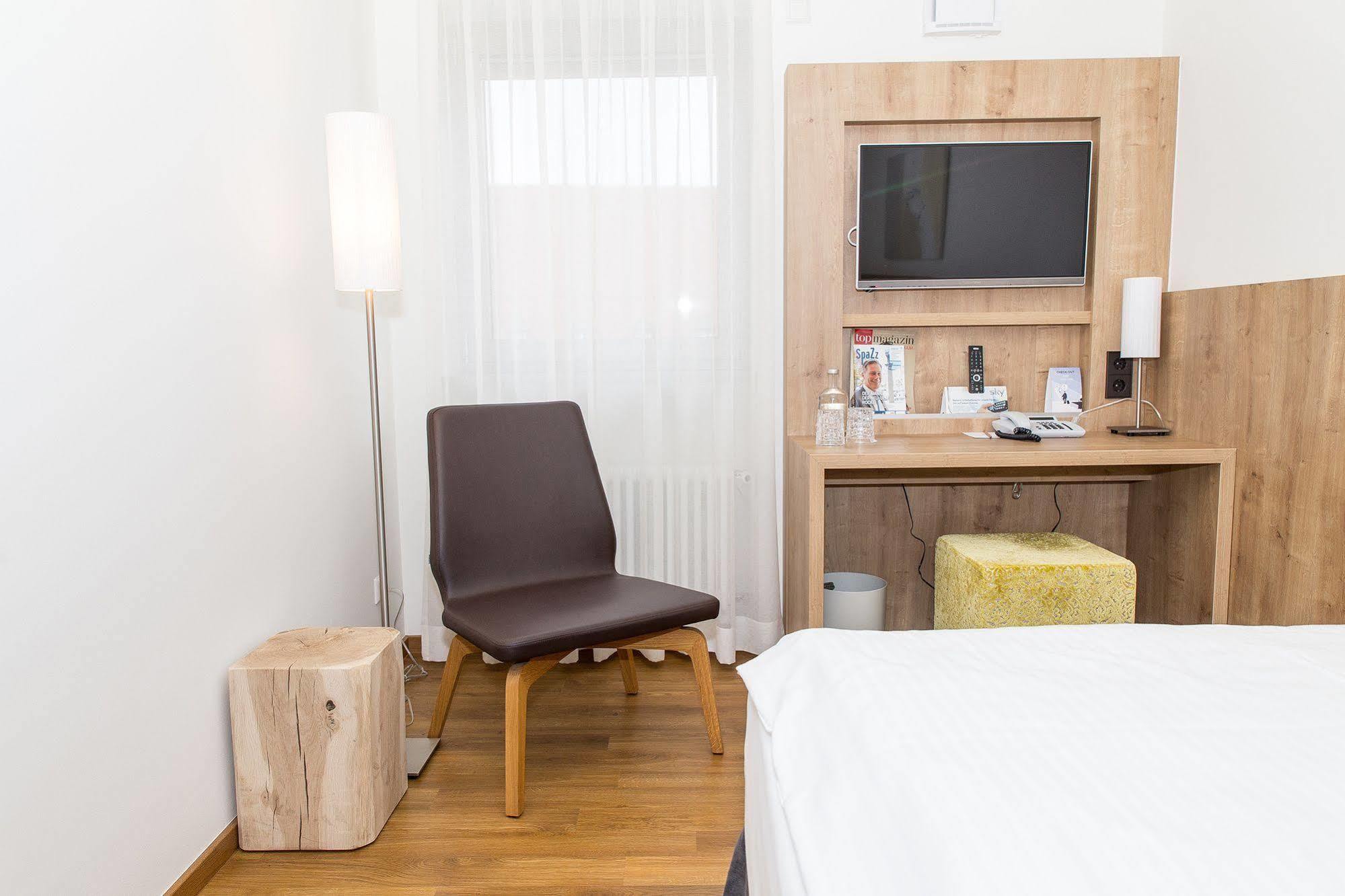Hotel Goldenes Rad Ulm Ngoại thất bức ảnh