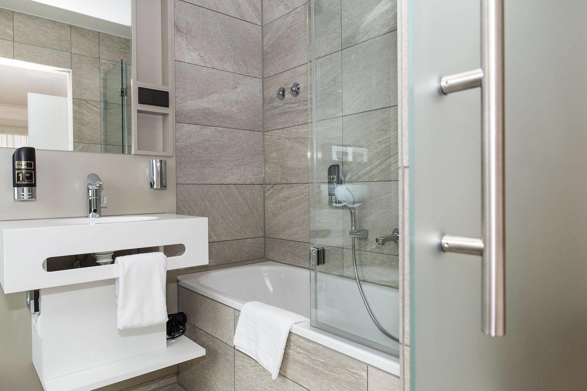 Hotel Goldenes Rad Ulm Ngoại thất bức ảnh