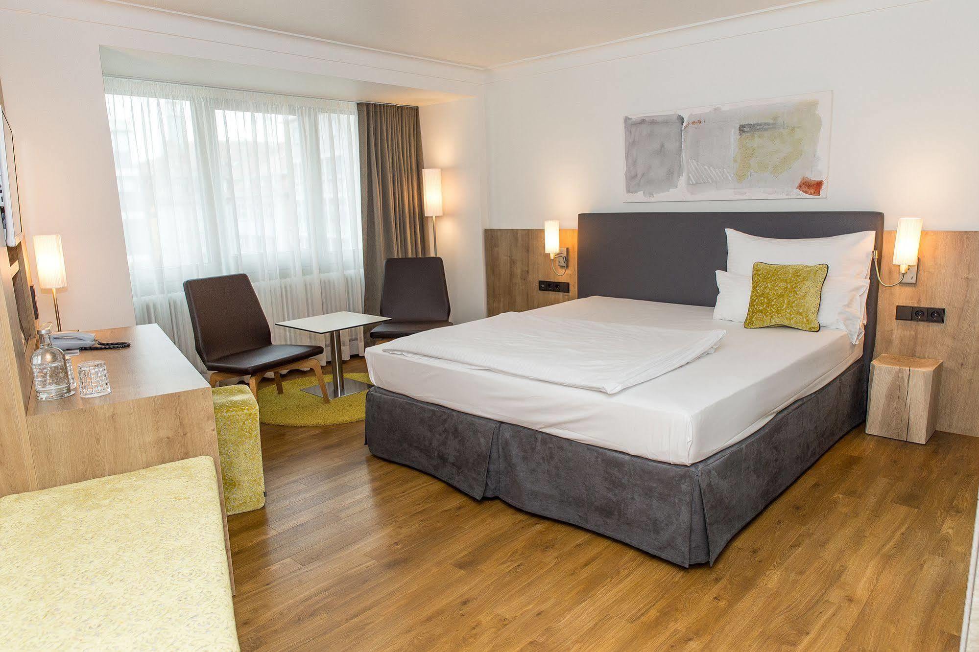 Hotel Goldenes Rad Ulm Ngoại thất bức ảnh