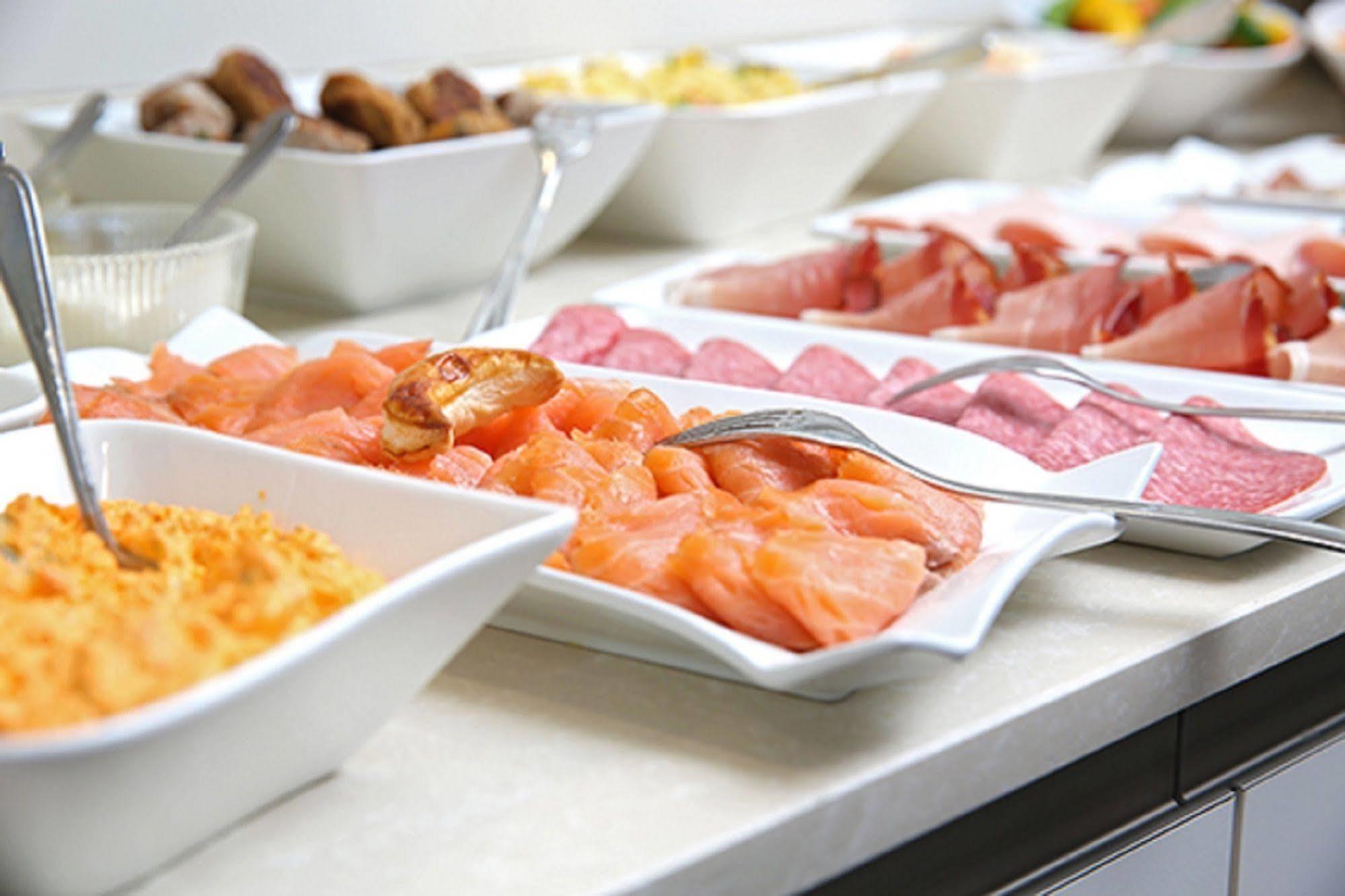 Hotel Goldenes Rad Ulm Ngoại thất bức ảnh